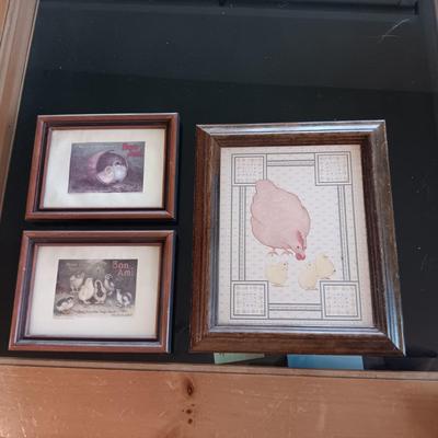 FRAMED CHICKEN WALL ART