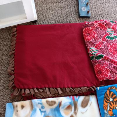 HANDMADE THROW BLANKET AND PIECES OF FLEECE MATERIAL