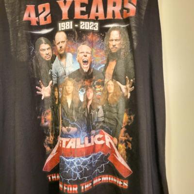 Two Women's Metallica Tank Tops 2XL
