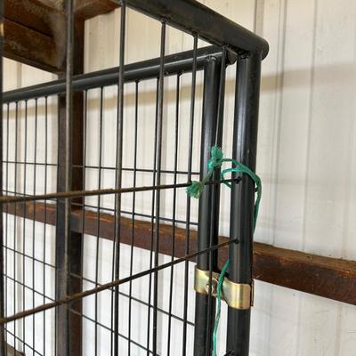 HUGE RETRIEVERS ANIMAL ENCLOSURE