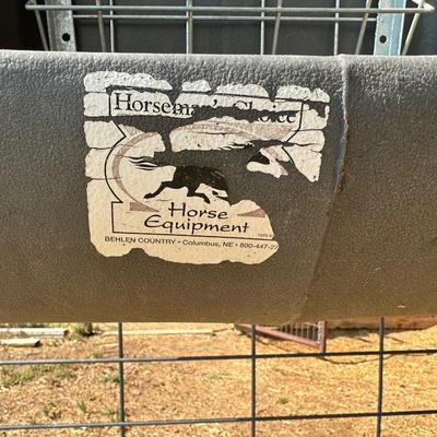 RUGGED RANCH POLY WALL FEEDER