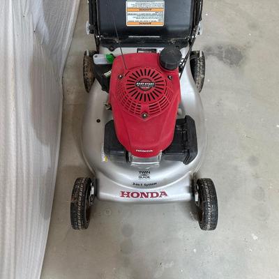 HONDA 3 IN 1 TWIN BLADE LAWN MOWER W/SMART DRIVE
