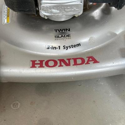 HONDA 3 IN 1 TWIN BLADE LAWN MOWER W/SMART DRIVE