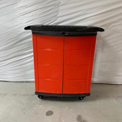 BLACK & DECKER GARAGE CABINET ON CASTERS