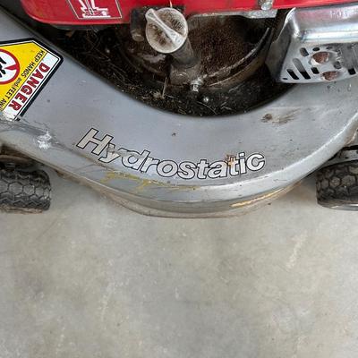 HONDA HR215 SELF PROPELLED LAWN MOWER W/GAS CAN