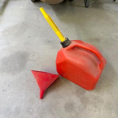 HONDA HR215 SELF PROPELLED LAWN MOWER W/GAS CAN