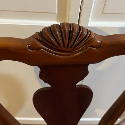 Eight Dining Room Chairs With Padded and Upholstered Seats (2DR-MG)