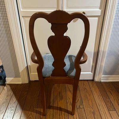Eight Dining Room Chairs With Padded and Upholstered Seats (2DR-MG)