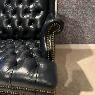 Leather Tufted Chair & Ottoman (2S-MG)