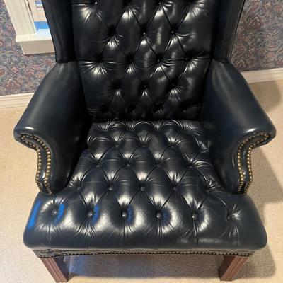 Leather Tufted Chair & Ottoman (2S-MG)