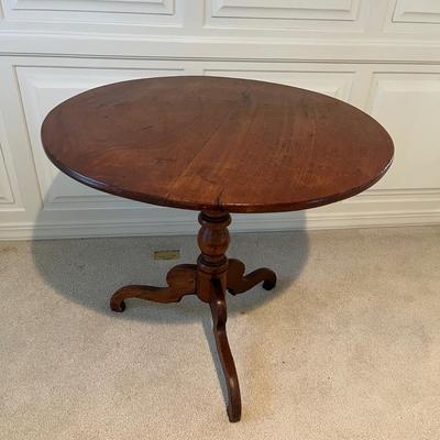 Formal Tilt Top Side Table (2D-MG)