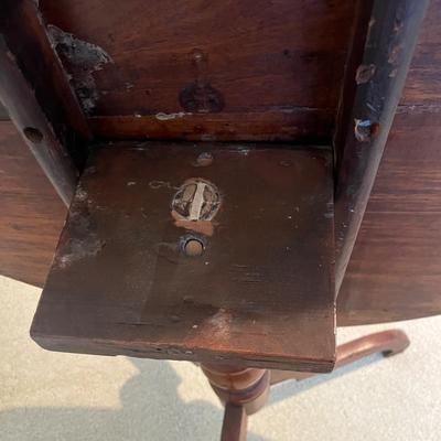 Formal Tilt Top Side Table (2D-MG)