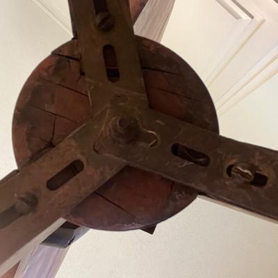 Formal Tilt Top Side Table (2D-MG)