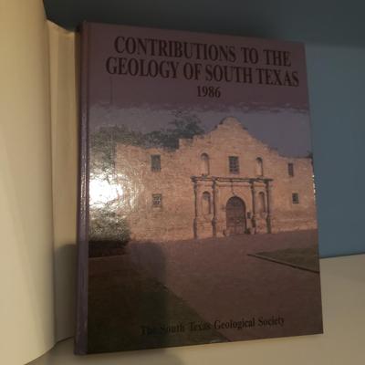 Vintage and Modern Geology Themed Book Lot (2S-KD)