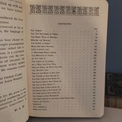 Vintage Poetry and Shakespeare Books (2S-KD)