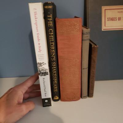 Vintage Poetry and Shakespeare Books (2S-KD)