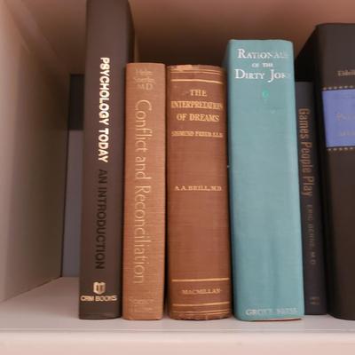Psychology Themed Books and More (2S-KD)