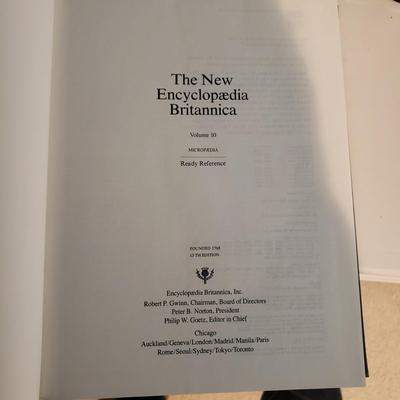 1990 Encyclopedia Britannica Vol 1-29 and Webster's Third Dictionaries. (2S-KD)