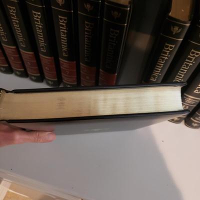 1990 Encyclopedia Britannica Vol 1-29 and Webster's Third Dictionaries. (2S-KD)