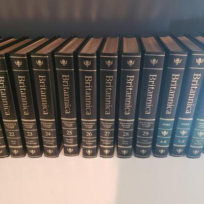 1990 Encyclopedia Britannica Vol 1-29 and Webster's Third Dictionaries. (2S-KD)