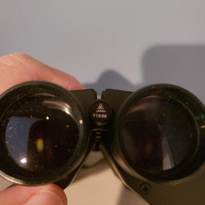Bird Field Guides and Four Bushnell Binoculars (2S-KD)