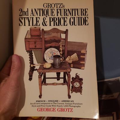 Furniture, Antiques and Decorating Books (2S-KD)