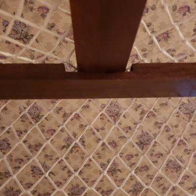 Wiltshire of Winchester Ltd Queen Canopy Bed and More (3PB-KD)