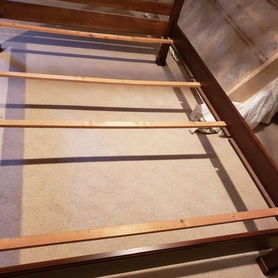 Wiltshire of Winchester Ltd Queen Canopy Bed and More (3PB-KD)