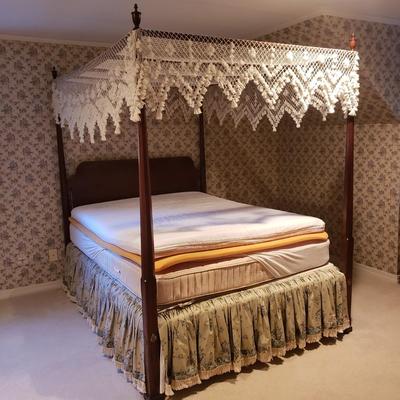 Wiltshire of Winchester Ltd Queen Canopy Bed and More (3PB-KD)