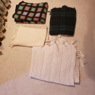 Early's of Witney 100% Wool Throw and Crocheted Blankets (3PB-KD)