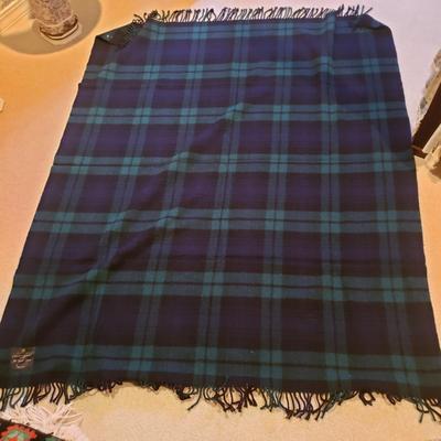 Early's of Witney 100% Wool Throw and Crocheted Blankets (3PB-KD)