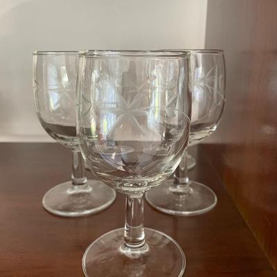 5 Starflower by Javits Wine Glass