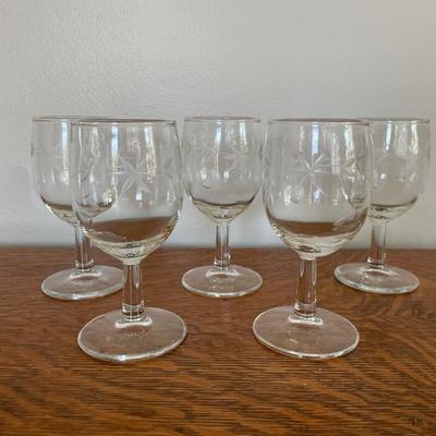 5 Starflower by Javits Wine Glass