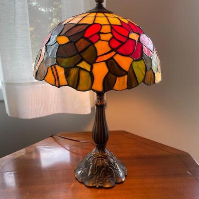 Vintage Handcrafted Tiffany Style Table Lamp