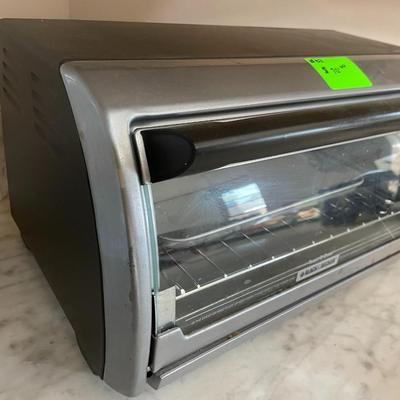 Black + Decker Counter Toaster Oven - Broiler with Pans