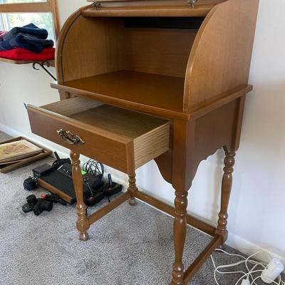 Vintage Roll Top Desk with 1 Drawer