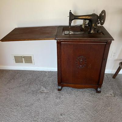 Antique Singer Manual Pedal Sewing Machine and Cabinet