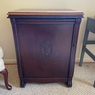 Antique Singer Manual Pedal Sewing Machine and Cabinet