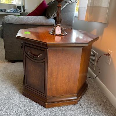 Traditional Style Hexagonal Accent End Table