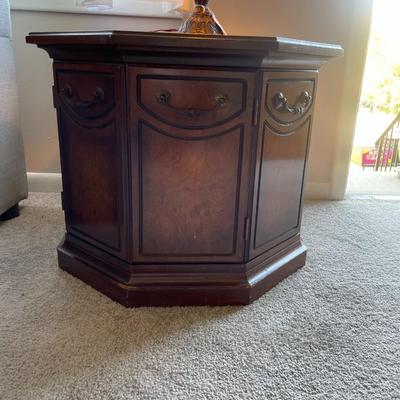 Traditional Style Hexagonal Accent End Table