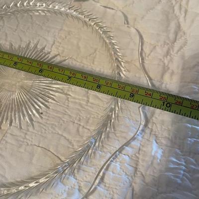 Scalloped edge cake plate