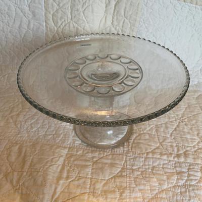 Pedestal cake pate