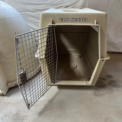 IGLOO DOG HOUSE AND MEDIUM KENNEL