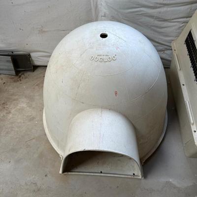 IGLOO DOG HOUSE AND MEDIUM KENNEL