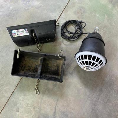 HEAT LAMP AND 2 FENCE FEEDERS