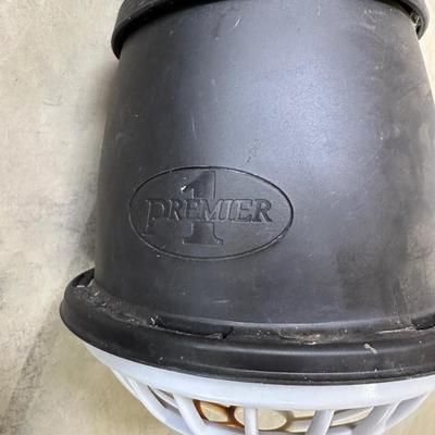 HEAT LAMP AND 2 FENCE FEEDERS