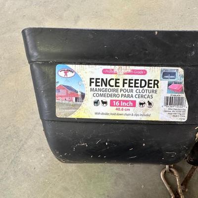 HEAT LAMP AND 2 FENCE FEEDERS