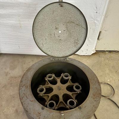 INTERNATIONAL CENTRIFUGE
