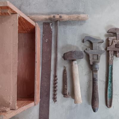 VINTAGE TOOLS AND A WOODEN TOOL BOX