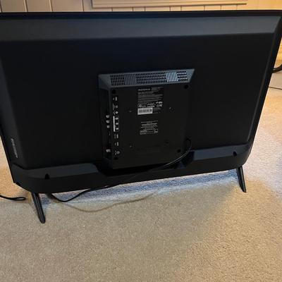 Insignia 32” TV & Magnavox DVD/VCR (2LR-MG)